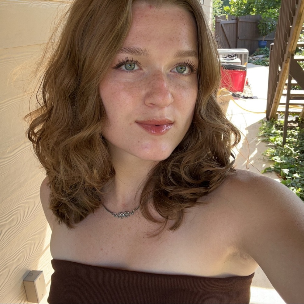 Meet your Posher, Emily